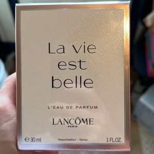 Brand new unopened box of La Vie est Belle, l’eau de parfume by Lancome, Paris